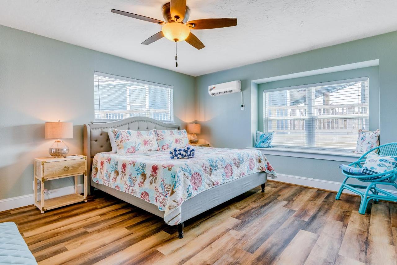 The Quirky Whale Villa Surfside Beach Bagian luar foto