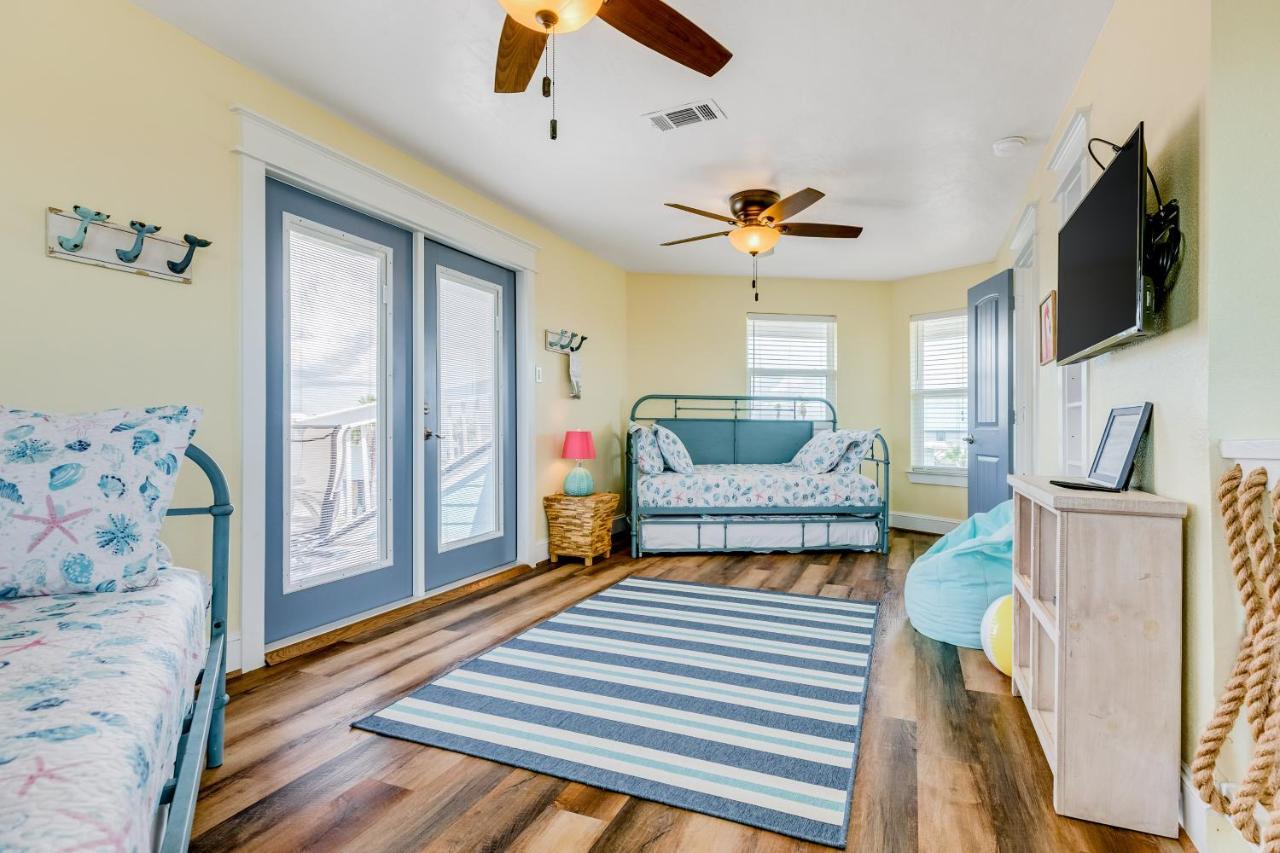 The Quirky Whale Villa Surfside Beach Bagian luar foto