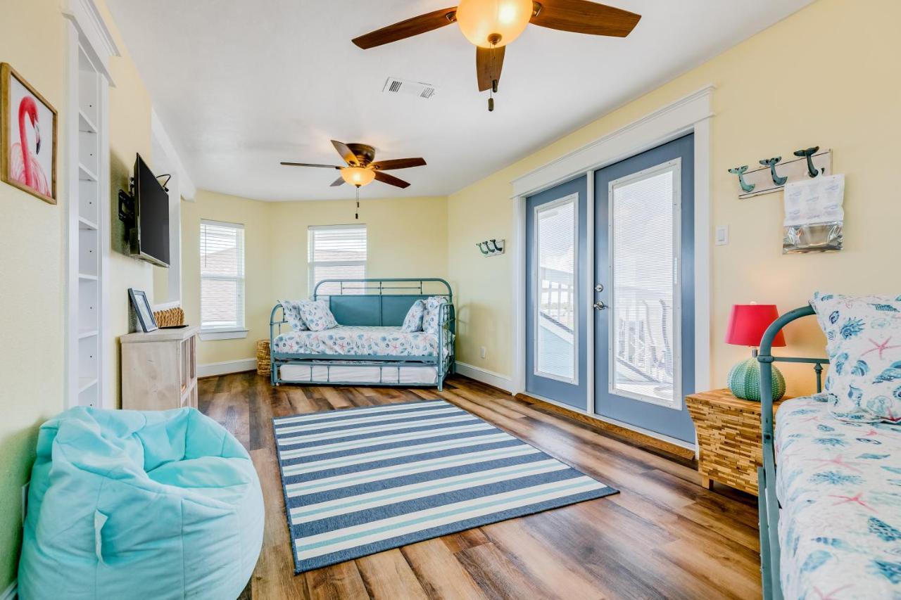 The Quirky Whale Villa Surfside Beach Bagian luar foto